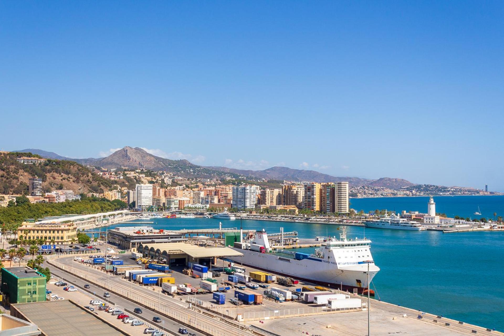 Apt Alameda De Colon Solo Familias Málaga Exteriör bild